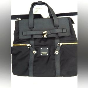 Beautiful Henri Bendel Jet Setter